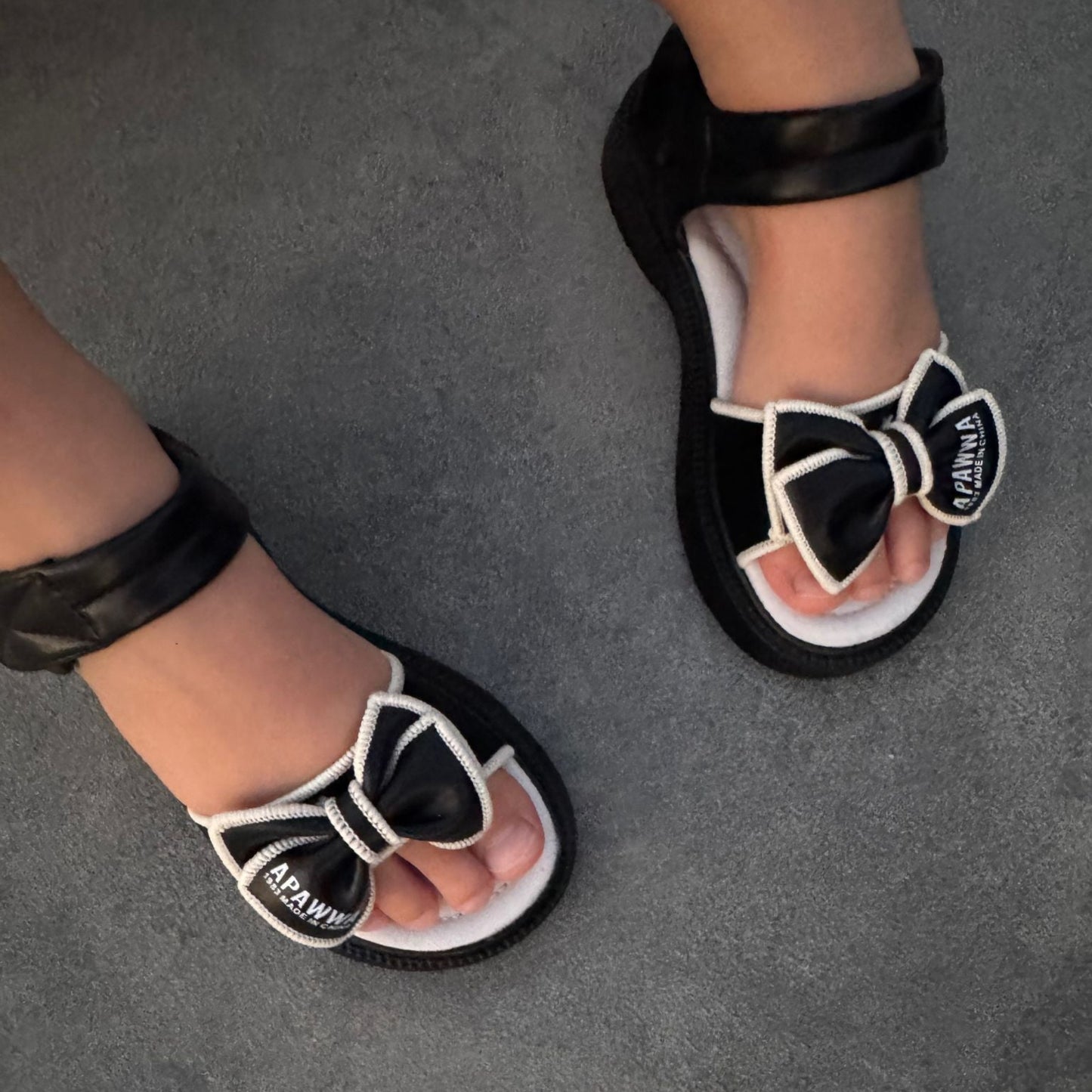 Apawwa Girls’ Sandals – Velcro (NX338)